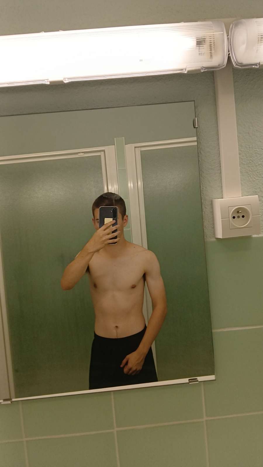 Profil de Jalal, 19 ans, Sexe Suisse à Ftan
