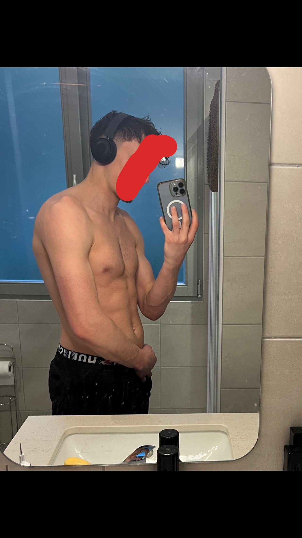 Profil de Mladen, 24 ans, Sexe Suisse à Sihlbrugg Station