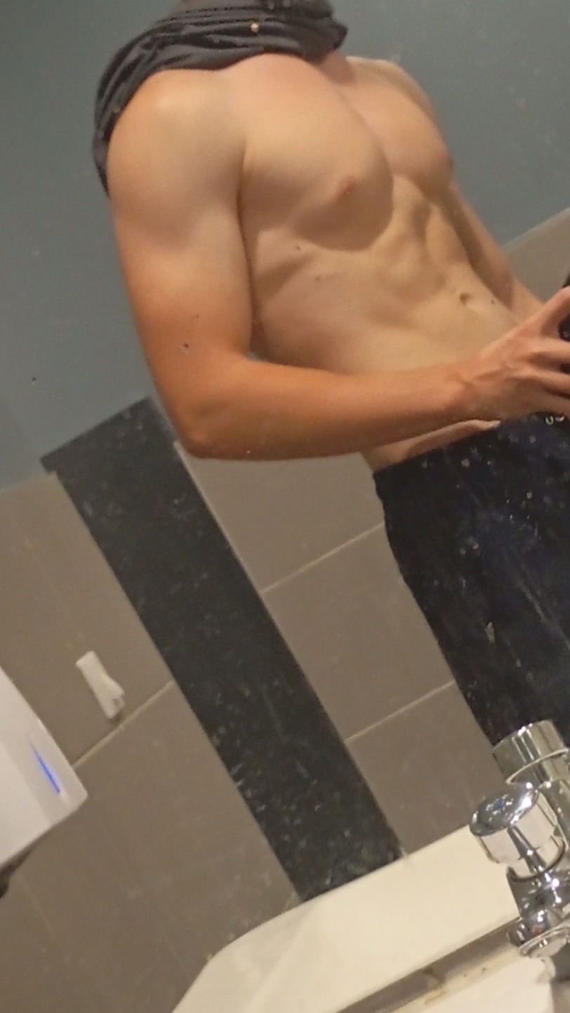 Profil de Victorien, 19 ans, Sexe Suisse à Corminboeuf