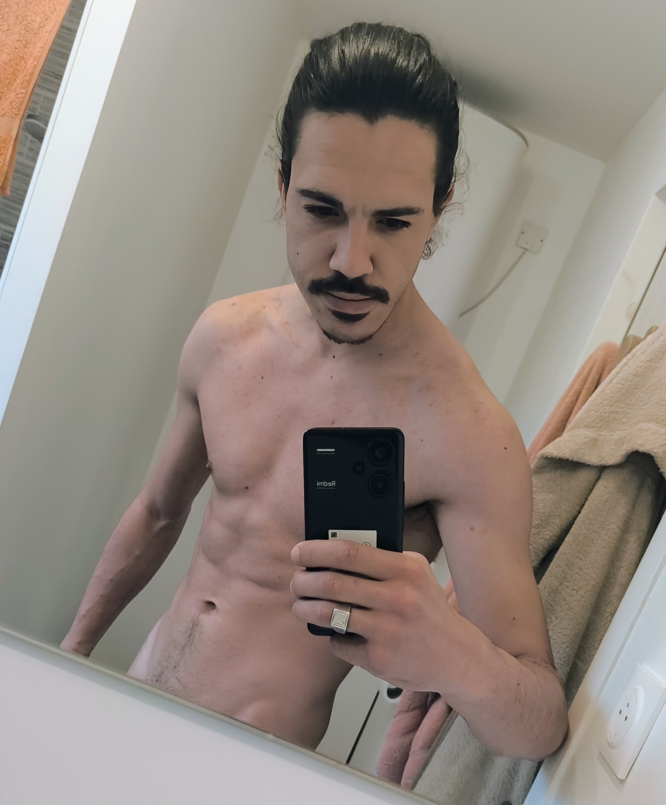 Profil de Yoro, 32 ans, Sexe Suisse à Schwanden im Emmental