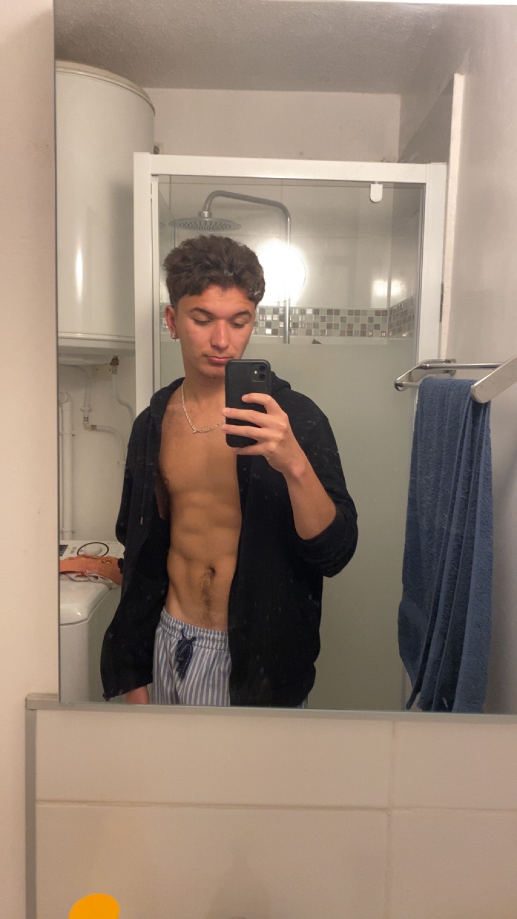 Profil de Lounis, 21 ans, Sexe Suisse à Aven