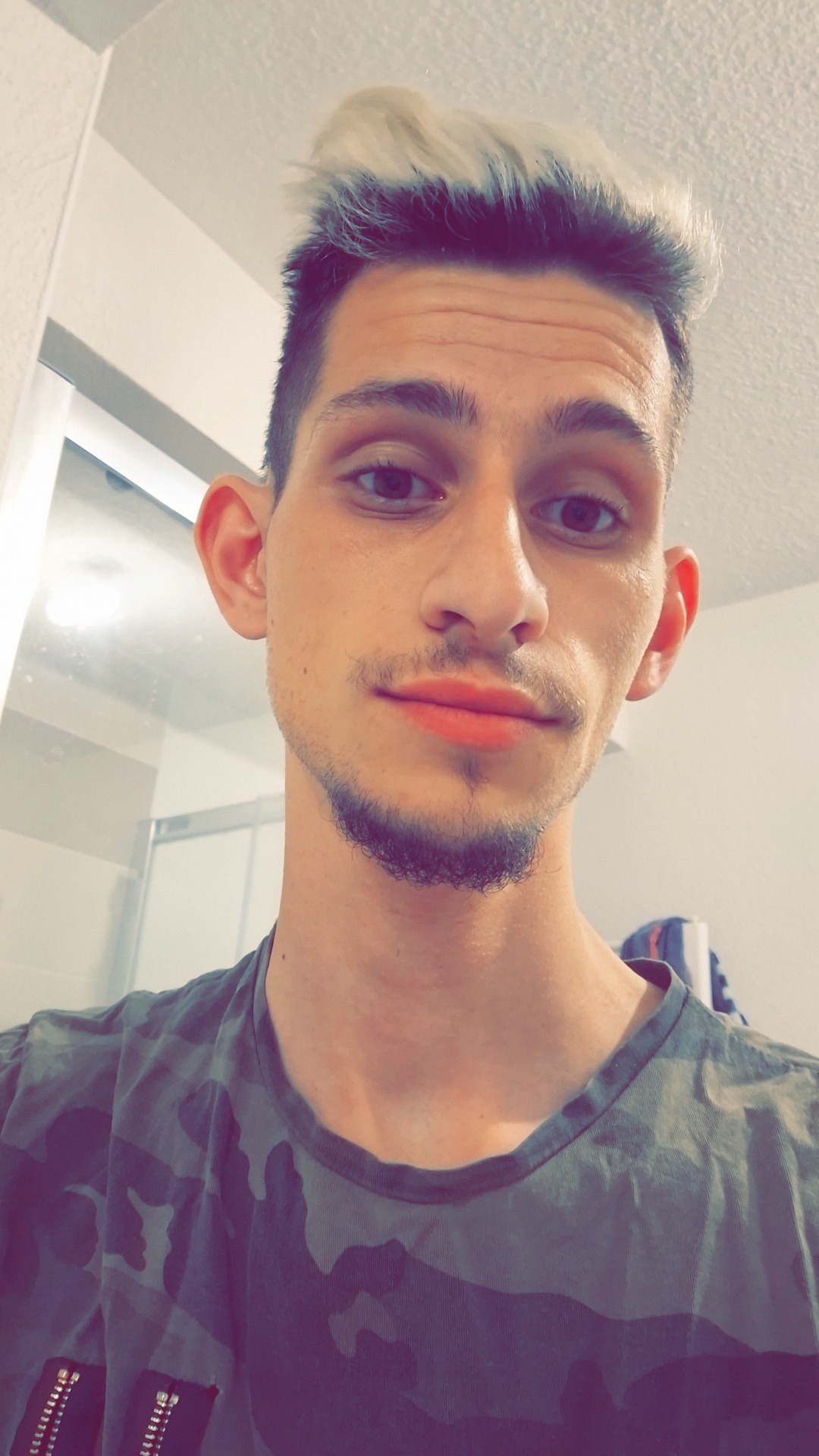 Profil de Nicolae, 28 ans, Sexe Suisse à Genolier