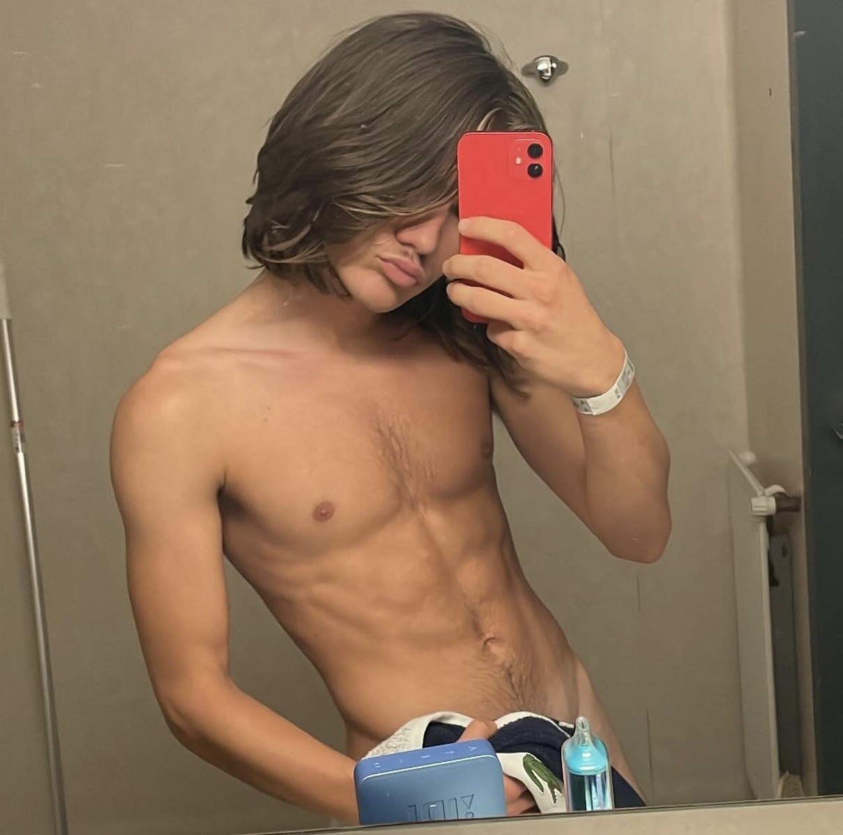 Profil de Ablaye, 19 ans, Sexe Suisse à Montagne-de-Courtelary
