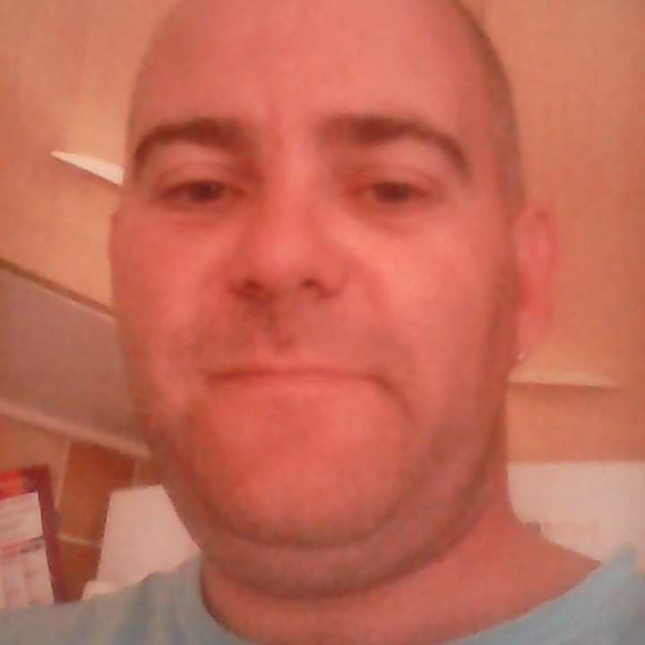Profil de Merwane, 46 ans, Sexe Suisse à Riein