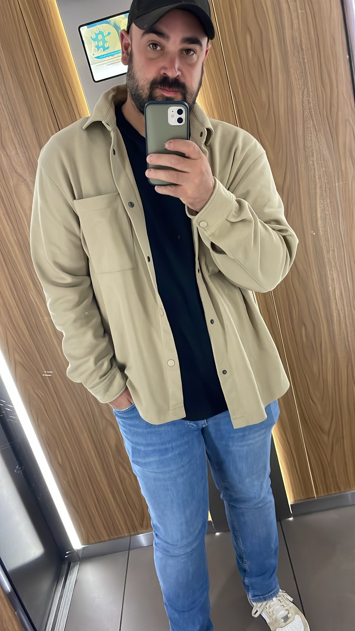 Profil de Khaled, 31 ans, Sexe Suisse à Oberneunforn