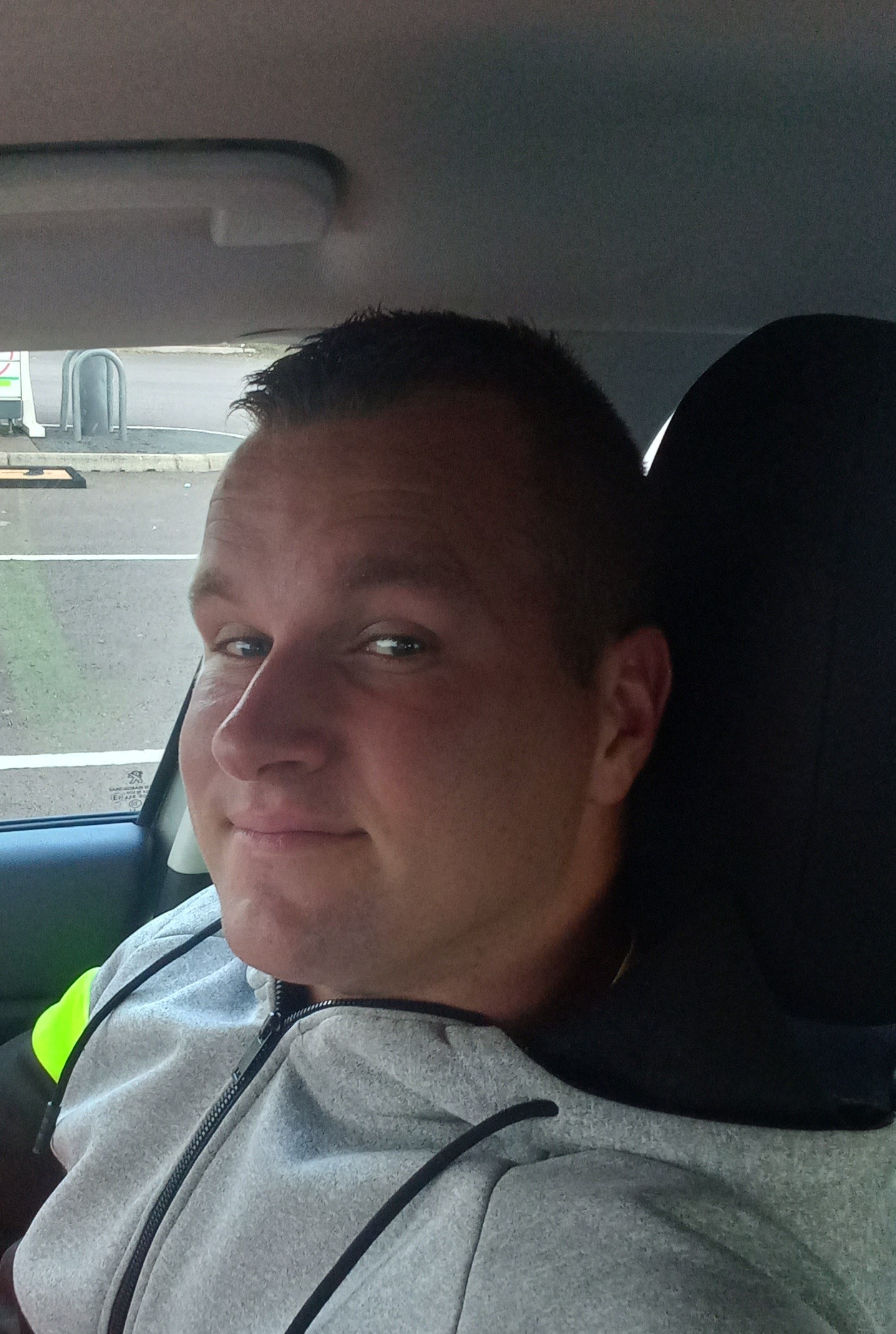 Profil de Thanusan, 27 ans, Sexe Suisse à Corminboeuf