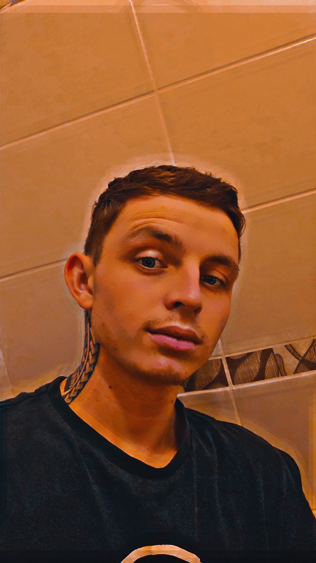 Profil de Arnel, 23 ans, Sexe Suisse à Englisberg