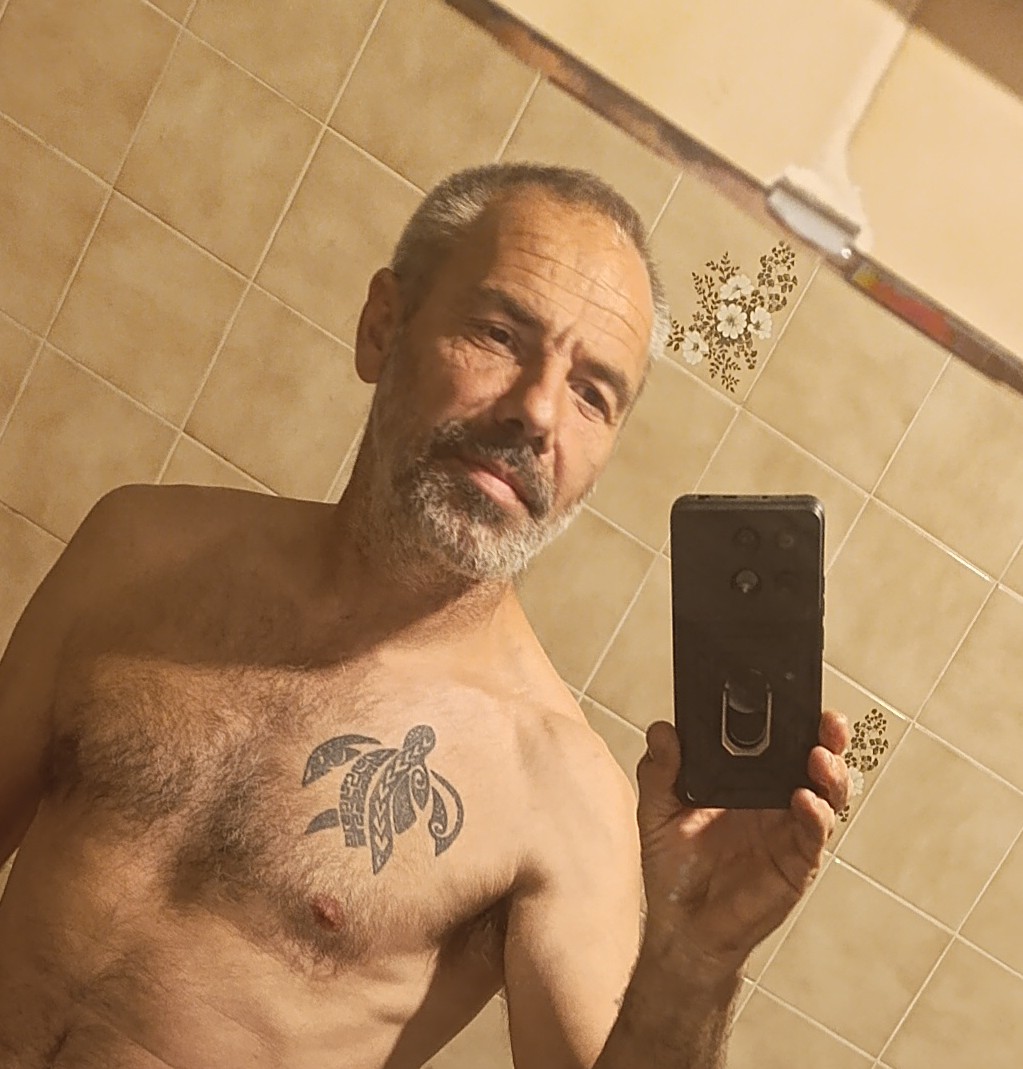 Profil de Mohamed-cherif, 50 ans, Sexe Suisse à Uvrier