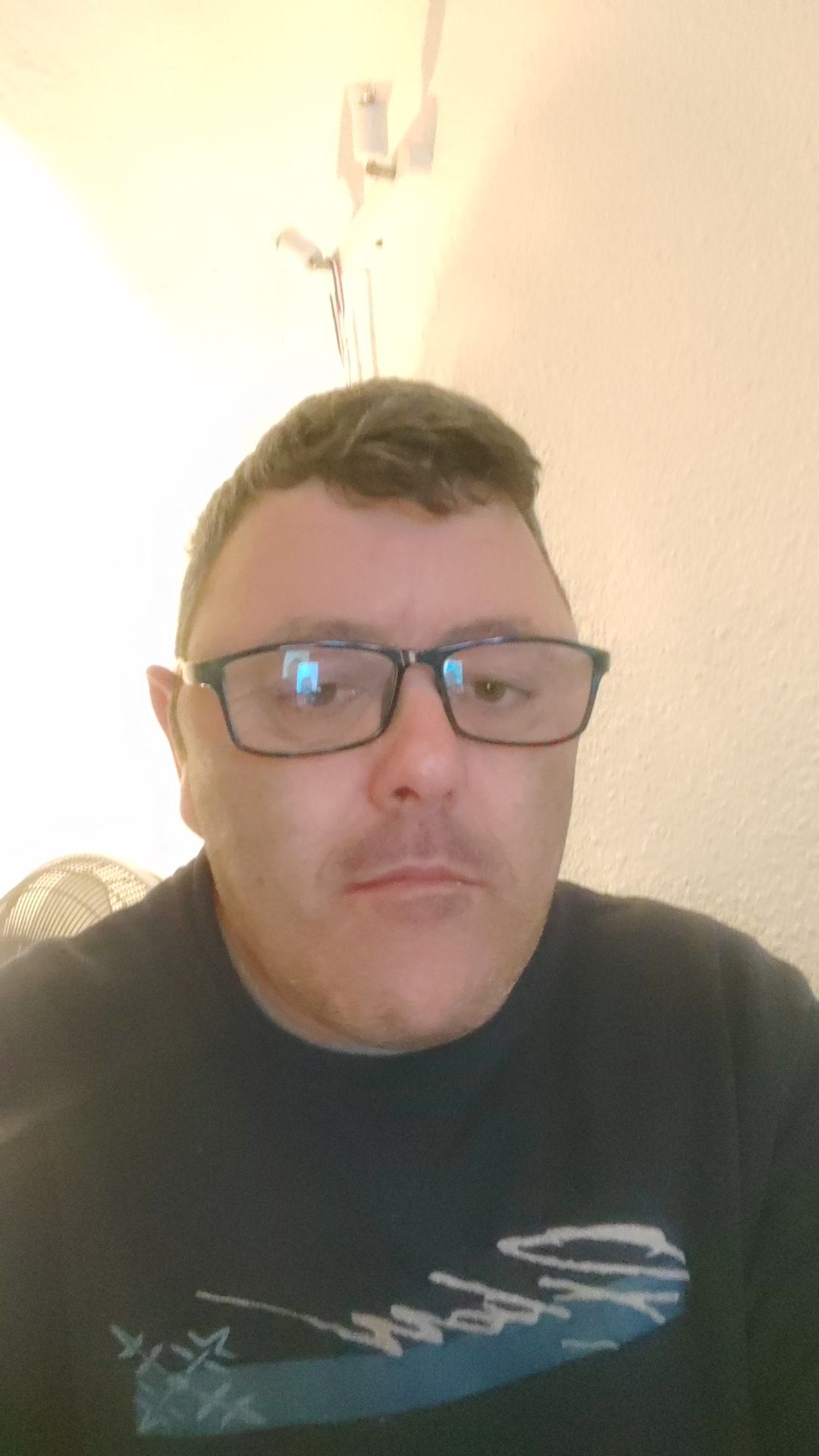 Profil de Natan, 50 ans, Sexe Suisse à Oppens