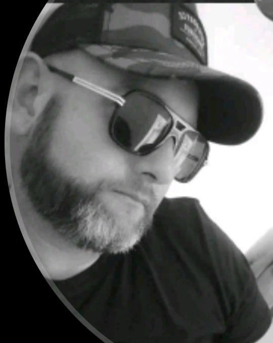 Profil de Yanek, 39 ans, Sexe Suisse à Miex