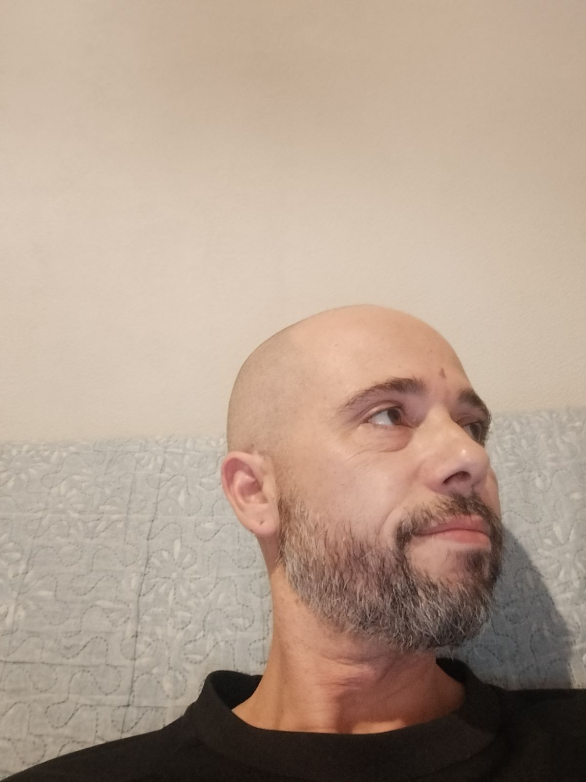 Profil de Jean-augustin, 40 ans, Sexe Suisse à Démoret