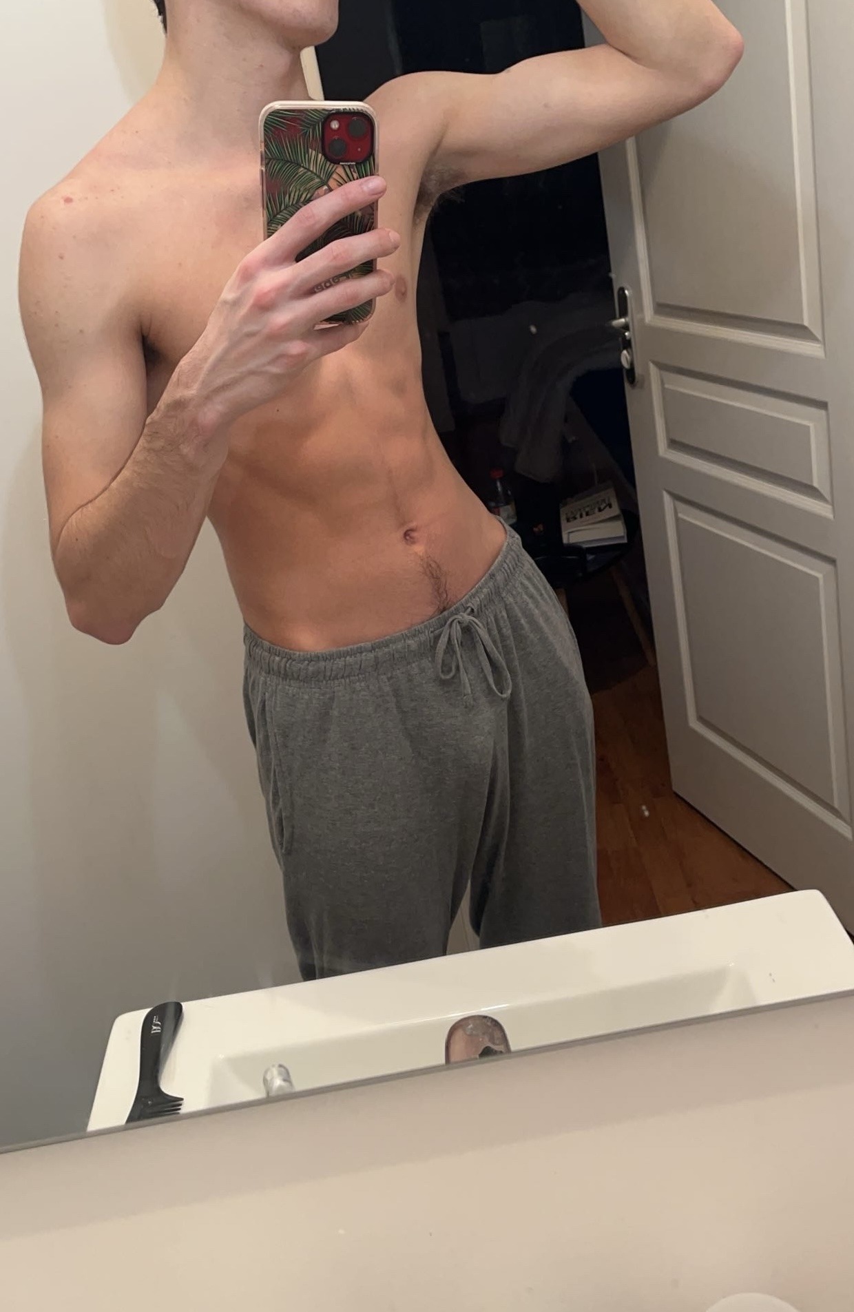 Profil de El-amine, 24 ans, Sexe Suisse à Tolochenaz
