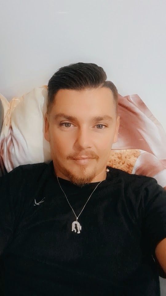 Profil de Gwendhal, 33 ans, Sexe Suisse à Chemin