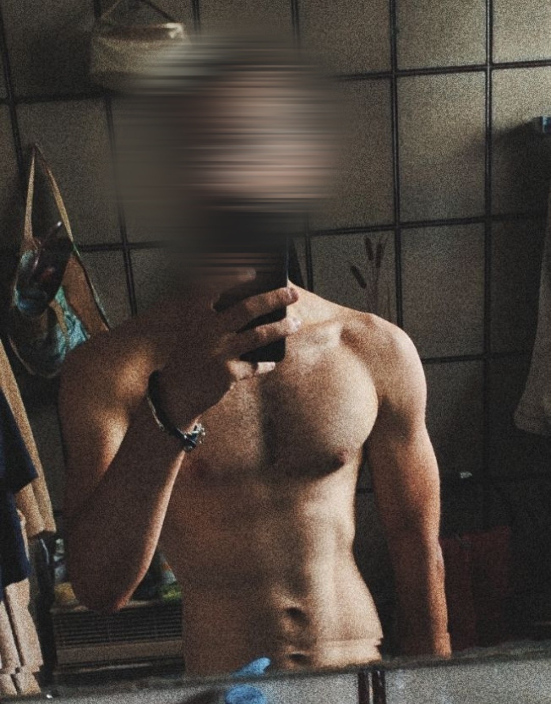 Profil de Aron, 25 ans, Sexe Suisse à Viège